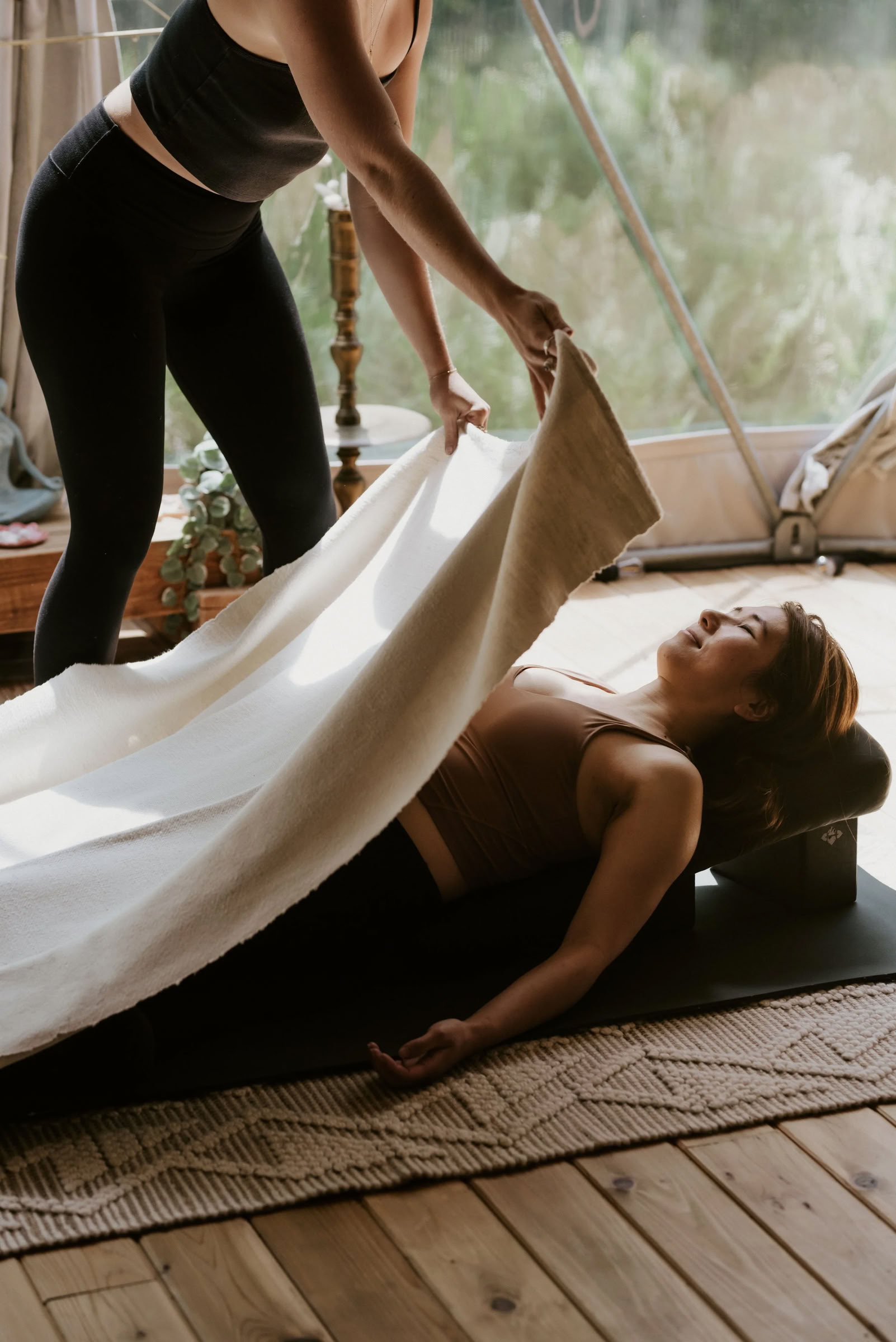 RISE：没入型ヨガとサウンドバス体験 with ハディス・キアニ | Nectar Yoga