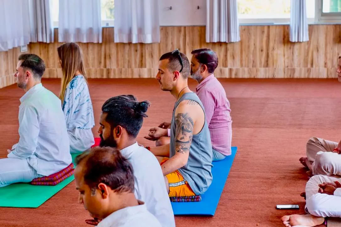 インド・リシケシュでの瞑想リトリート
