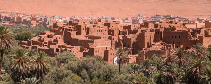 マラケシュからメルズーガを経由する砂漠への8日間の旅