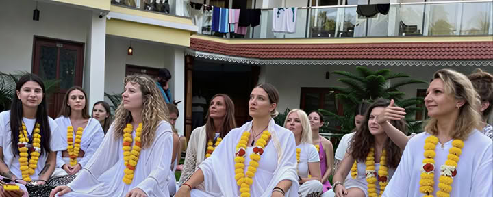 インド・ゴアでの100時間上級タントラ＆クンダリーニヨガ指導者養成コース