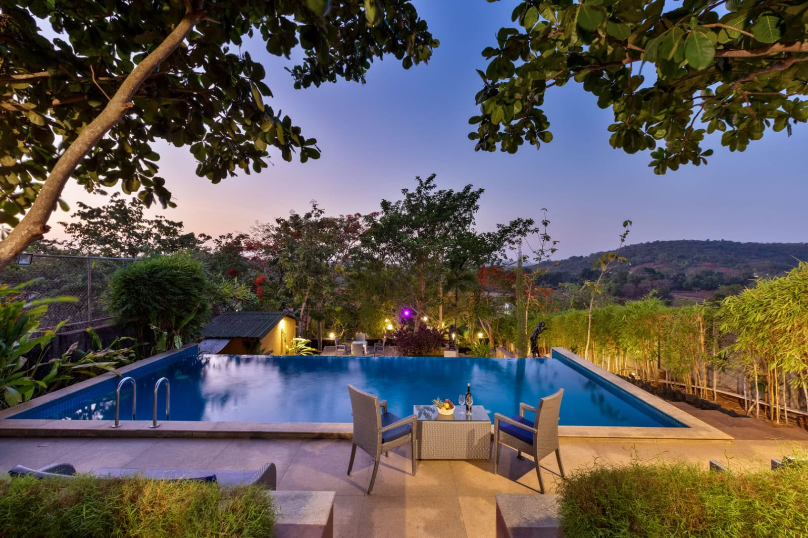 200時間マルチスタイル・ヨガ指導者養成コース – 10月15日 - 11月4日