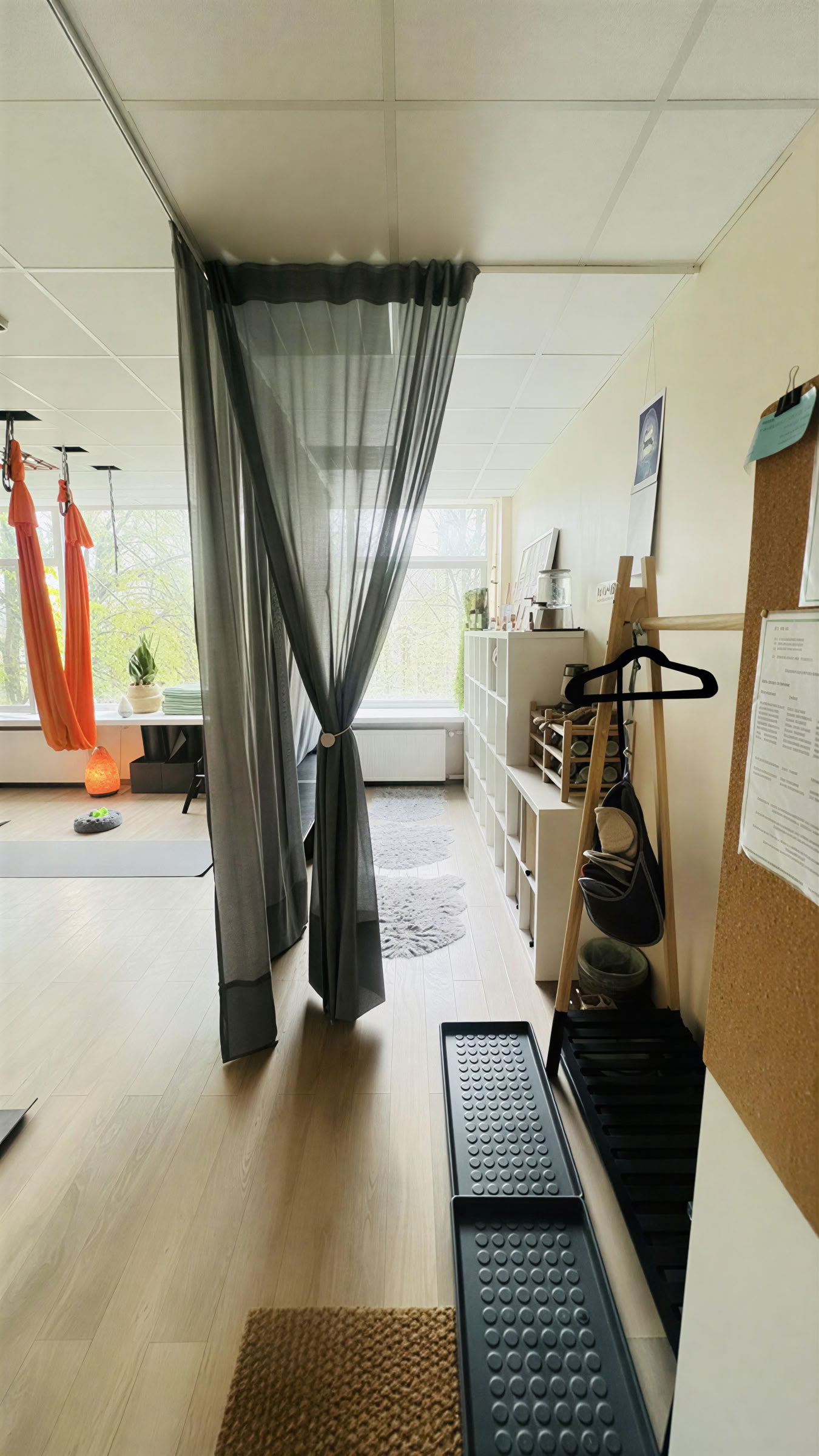 Studio Air TherapyïœOro Yoga VilniusïœAerial Yoga Lithuania