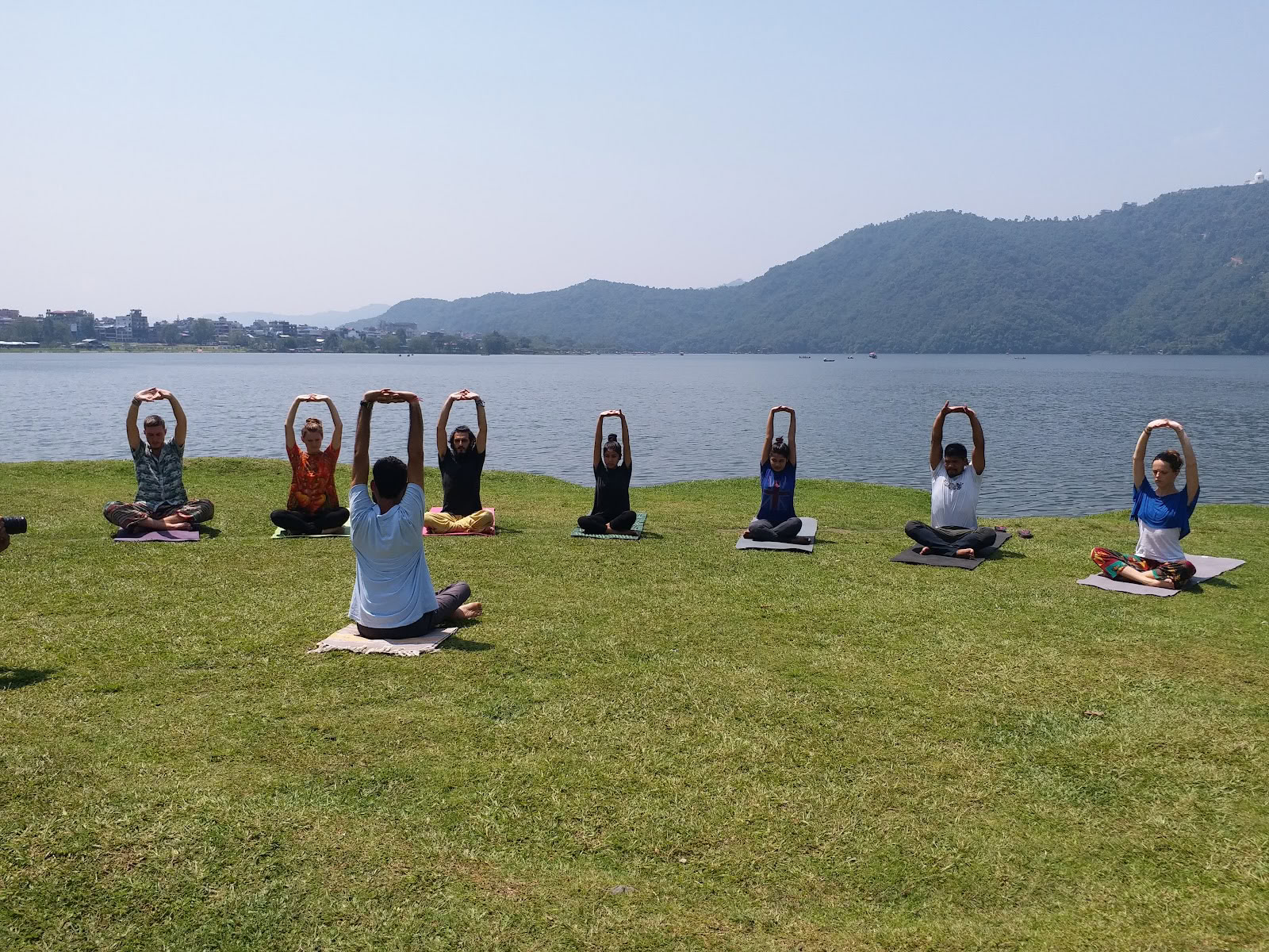 ãããŒã«ã§ã®ãšã¬æå°è
逿è¬åº§ïŒSalamba YogaïŒ
