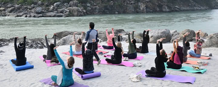 Jiva Yoga Academy - インド・リシケーシュでの200時間・300時間ヨガティーチャートレーニング