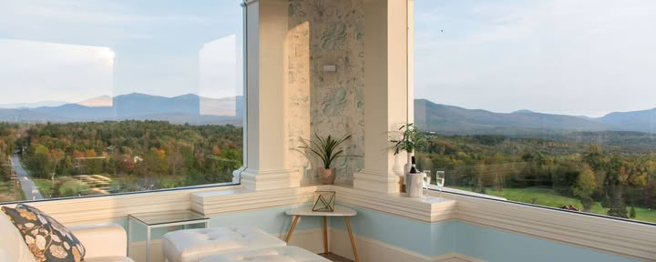 Grand View Queen Bed