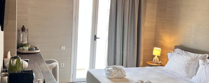 屋外ジャグジー付きデラックス