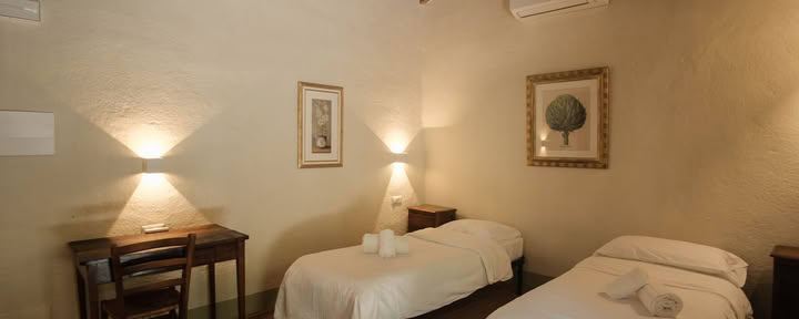ツインの専用バスルーム付き客室